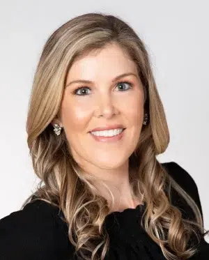 lindsey hicks aprn c color 2021.jpg